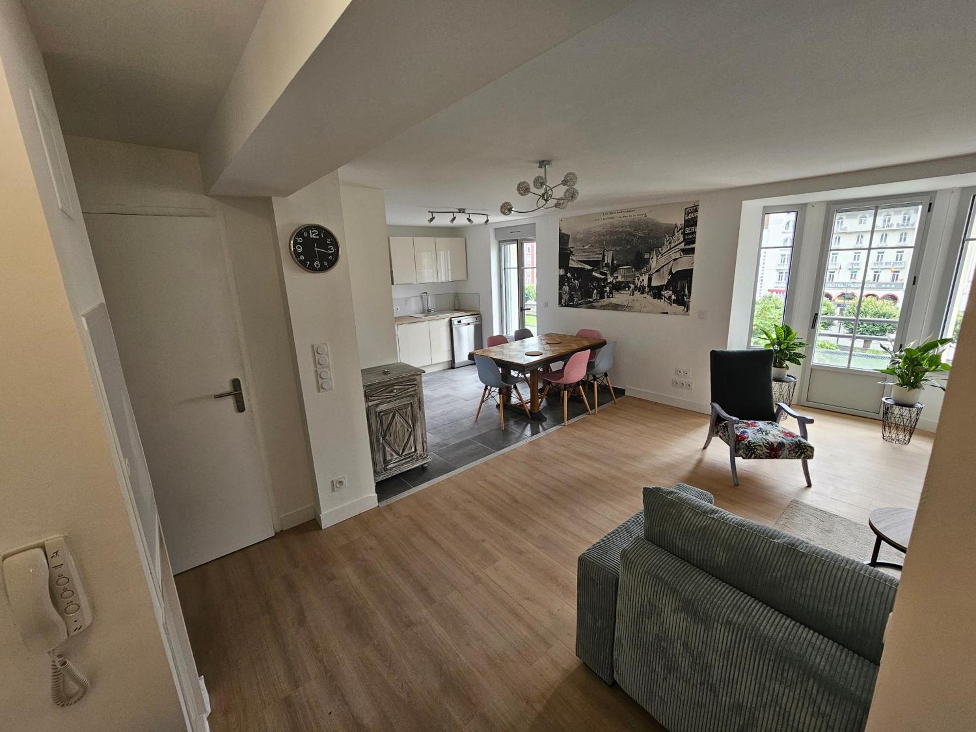 Le Chaleureux Lourdes Hyper Centre Apartment Exterior photo